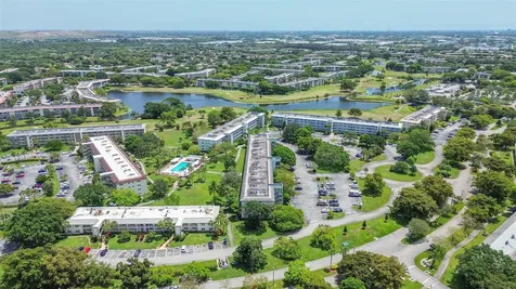 2804 Victoria Way Coconut Creek FL 33066