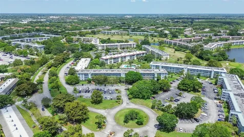 2804 Victoria Way Coconut Creek FL 33066