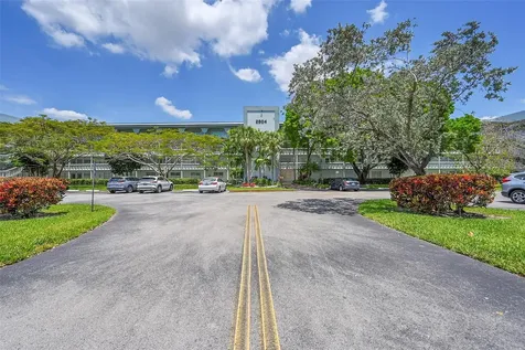 2804 Victoria Way Coconut Creek FL 33066