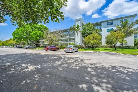 2804 Victoria Way Coconut Creek FL 33066