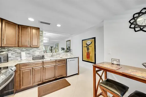 2804 Victoria Way Coconut Creek FL 33066