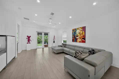21 NE 25th Street Wilton Manors FL 33305
