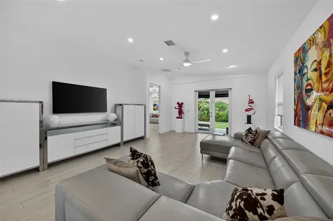 21 NE 25th Street Wilton Manors FL 33305