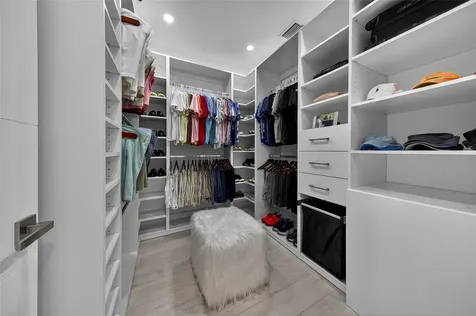 21 NE 25th Street Wilton Manors FL 33305