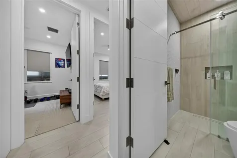 21 NE 25th Street Wilton Manors FL 33305