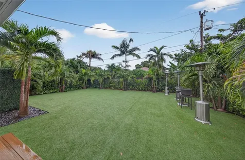 21 NE 25th Street Wilton Manors FL 33305