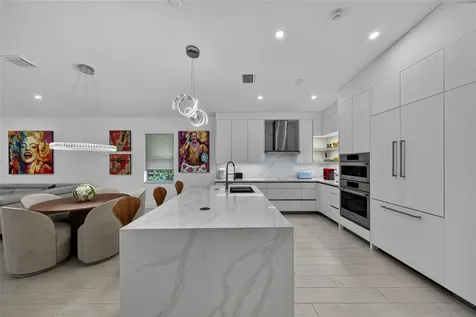 21 NE 25th Street Wilton Manors FL 33305