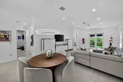 21 NE 25th Street Wilton Manors FL 33305