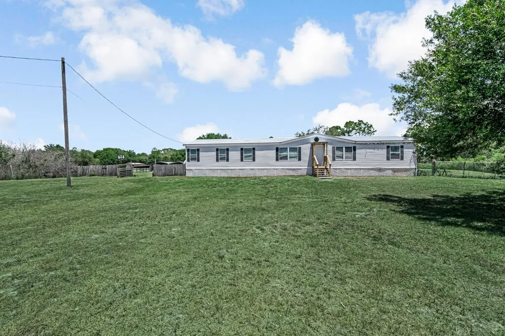545 Bald Cypress Avenue Clewiston FL 33440