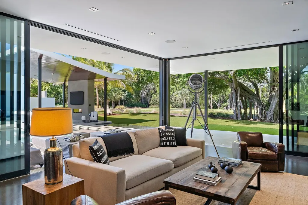 12 N Beach Road Jupiter Island FL 33455