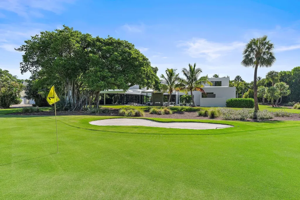 12 N Beach Road Jupiter Island FL 33455