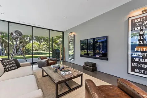 12 N Beach Road Jupiter Island FL 33455