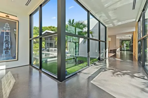12 N Beach Road Jupiter Island FL 33455