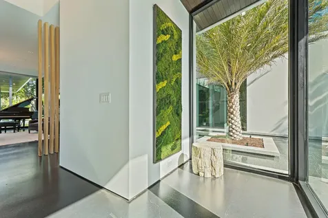 12 N Beach Road Jupiter Island FL 33455