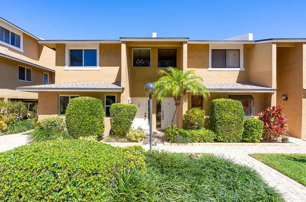 3409 SE 8th Street Pompano Beach FL 33062