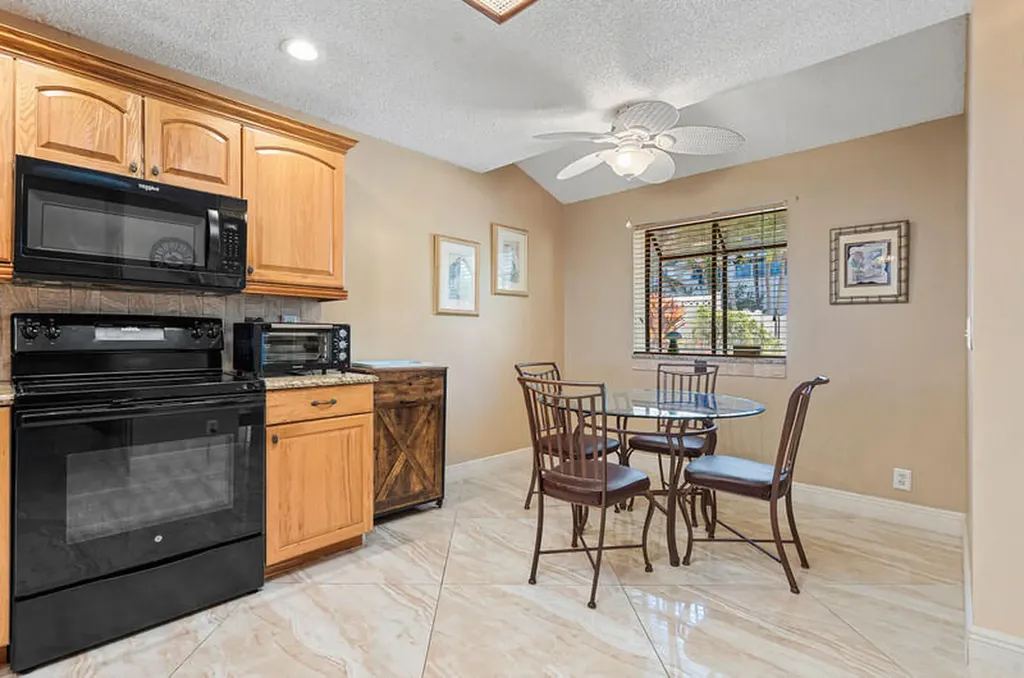 3409 SE 8th Street Pompano Beach FL 33062