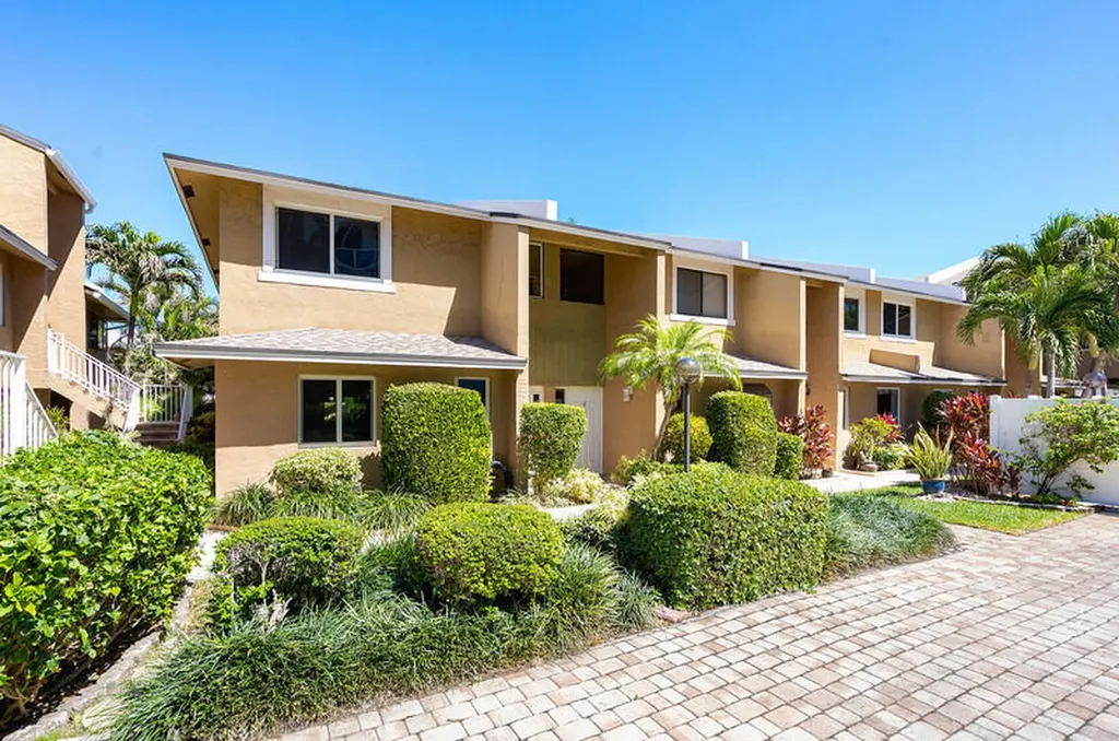 3409 SE 8th Street Pompano Beach FL 33062