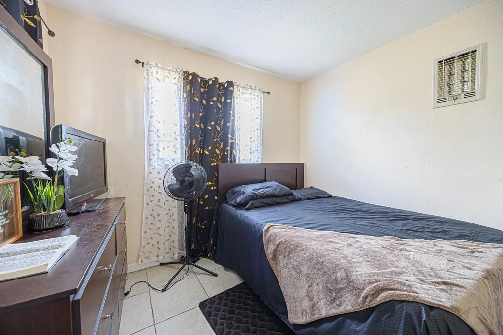 1125 NW 27th Avenue Fort Lauderdale FL 33311