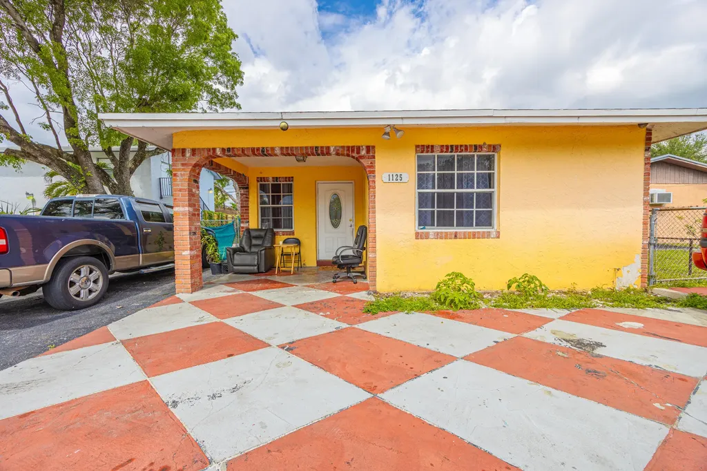 1125 NW 27th Avenue Fort Lauderdale FL 33311