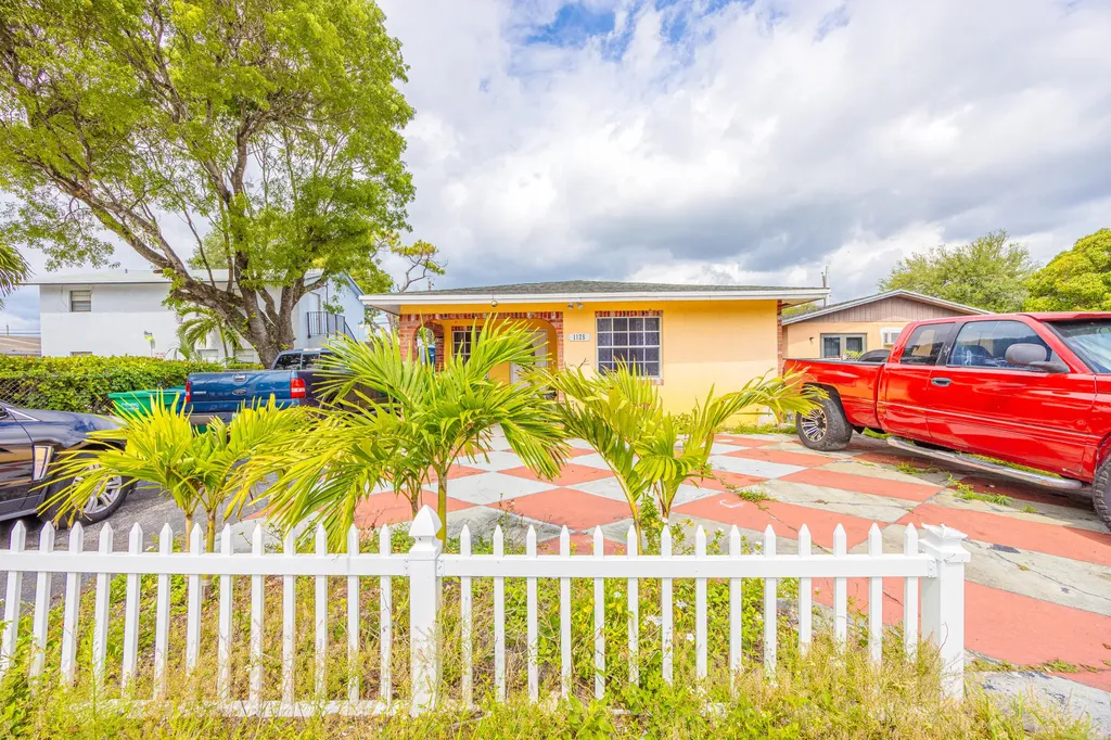 1125 NW 27th Avenue Fort Lauderdale FL 33311