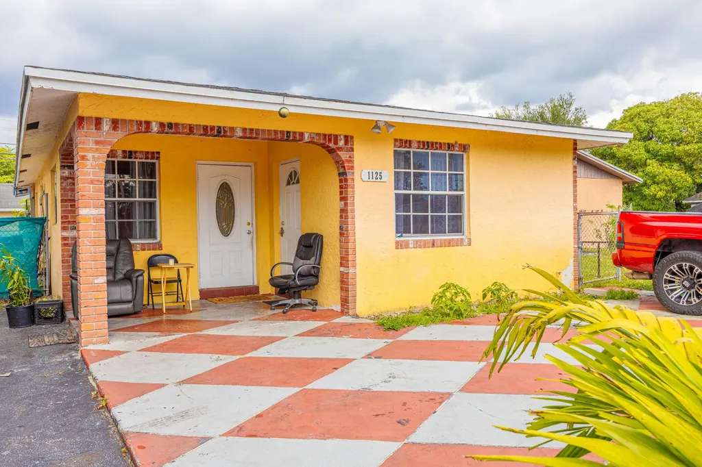 1125 NW 27th Avenue Fort Lauderdale FL 33311