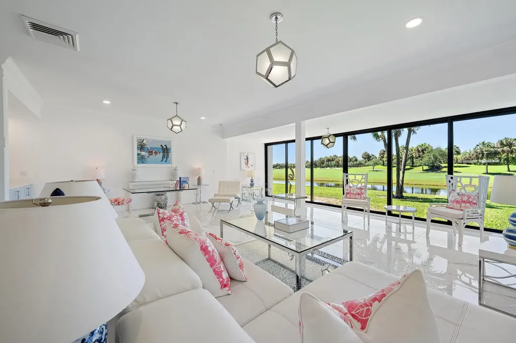 2435 Presidential Way West Palm Beach FL 33401