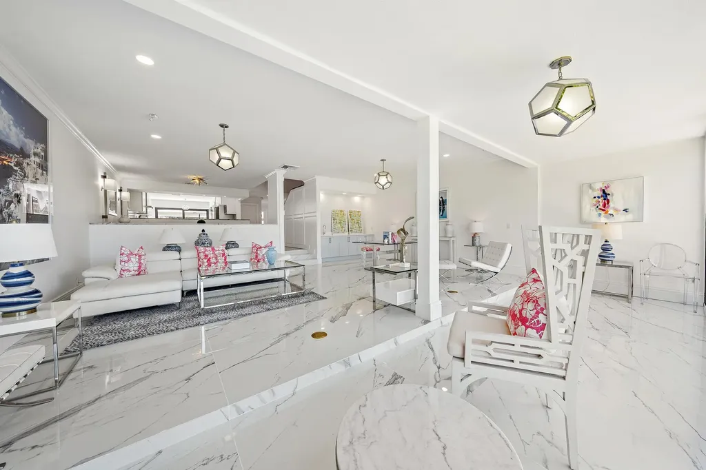 2435 Presidential Way West Palm Beach FL 33401