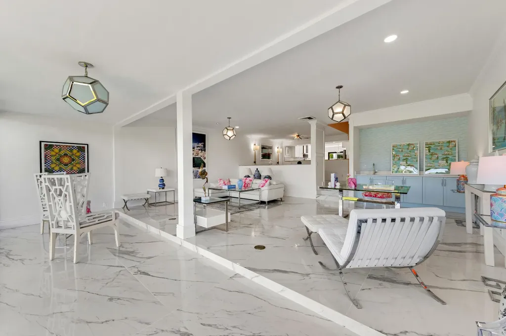 2435 Presidential Way West Palm Beach FL 33401