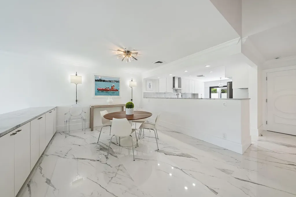 2435 Presidential Way West Palm Beach FL 33401