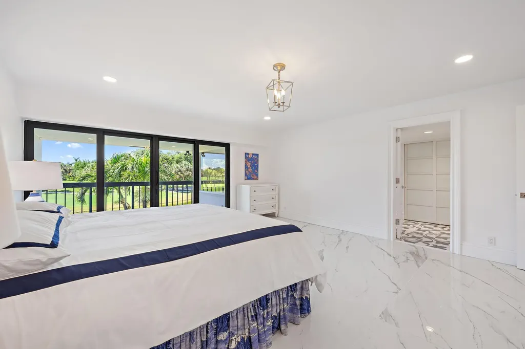 2435 Presidential Way West Palm Beach FL 33401