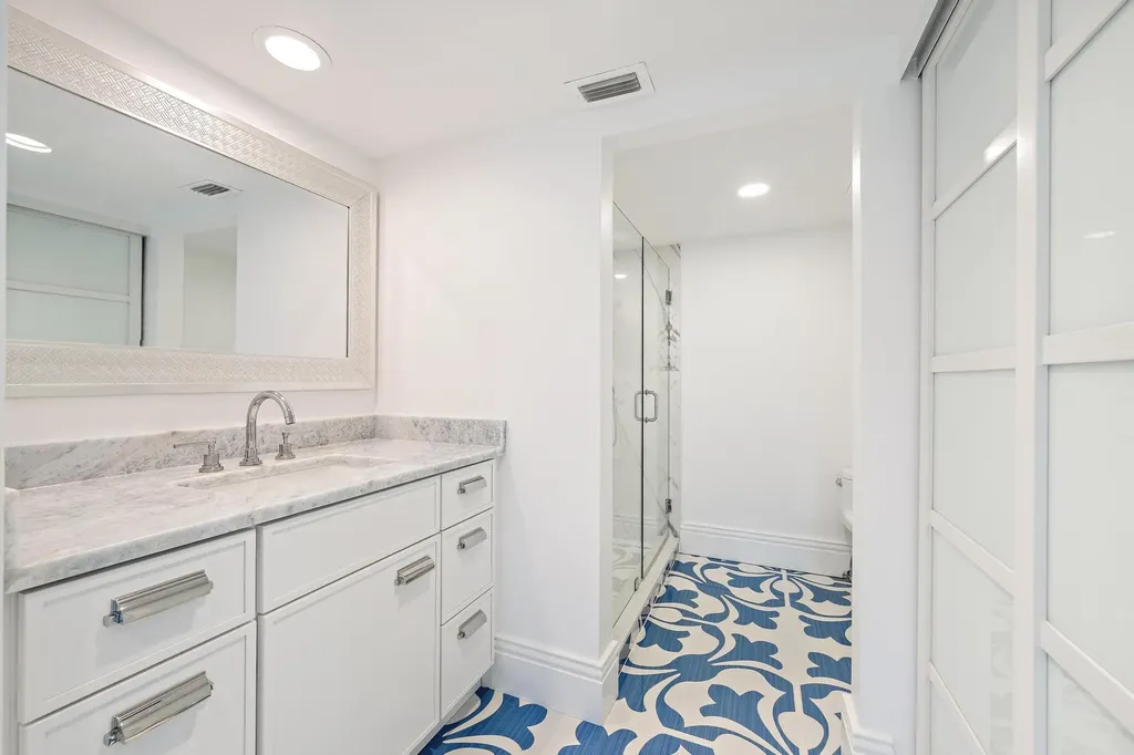 2435 Presidential Way West Palm Beach FL 33401