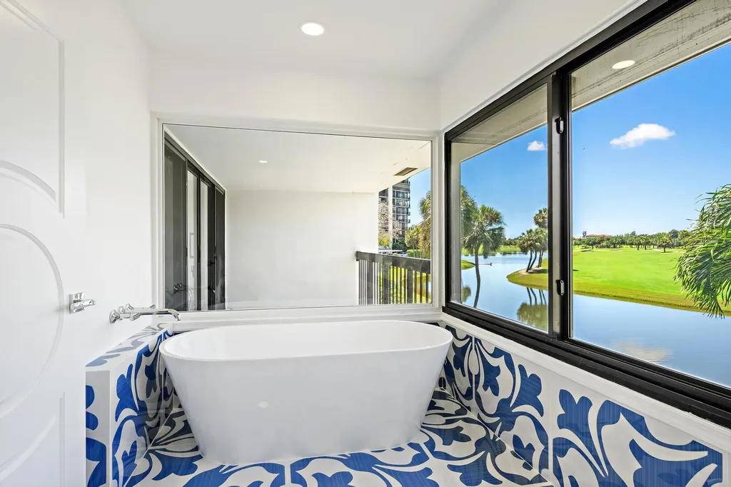 2435 Presidential Way West Palm Beach FL 33401