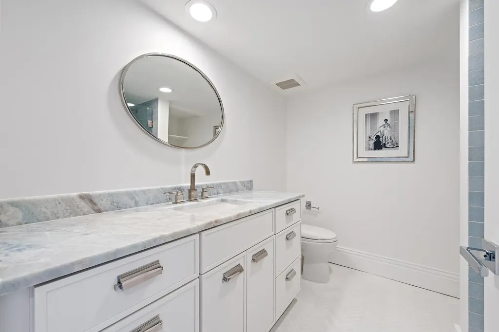 2435 Presidential Way West Palm Beach FL 33401