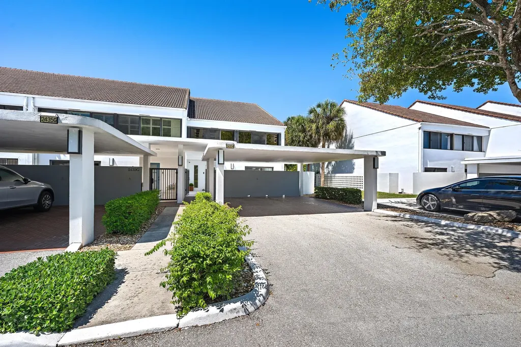 2435 Presidential Way West Palm Beach FL 33401