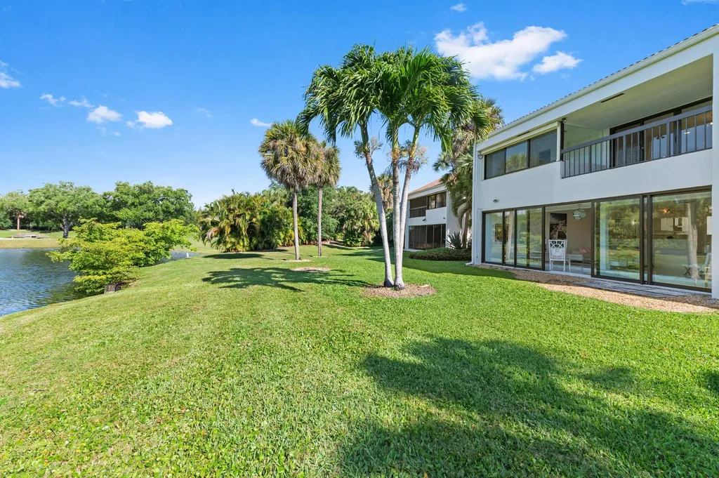 2435 Presidential Way West Palm Beach FL 33401