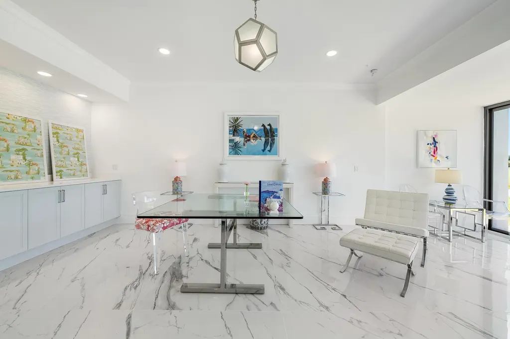 2435 Presidential Way West Palm Beach FL 33401