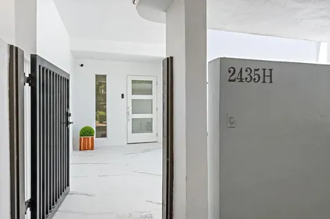 2435 Presidential Way West Palm Beach FL 33401
