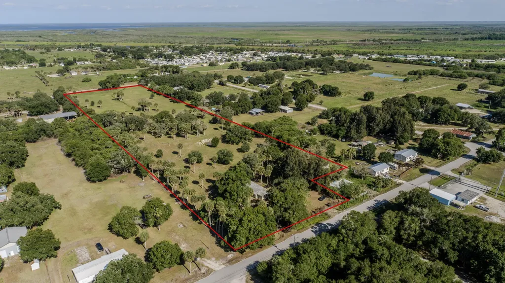 1100 Red Barn Road N W Moore Haven FL 33471