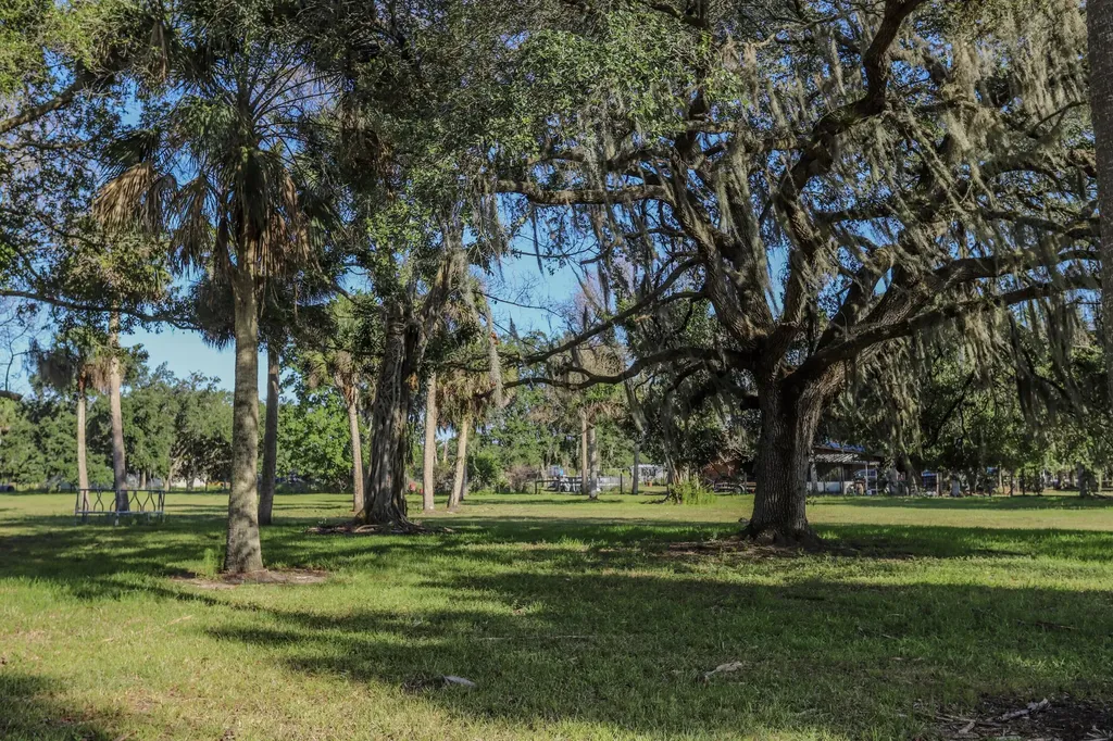 1100 Red Barn Road N W Moore Haven FL 33471