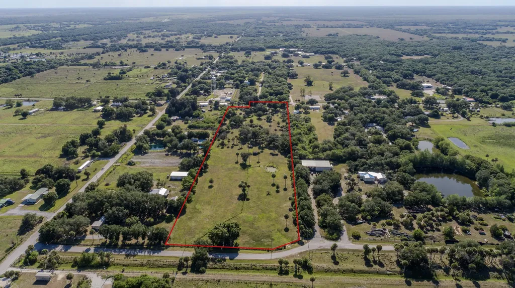 1100 Red Barn Road N W Moore Haven FL 33471