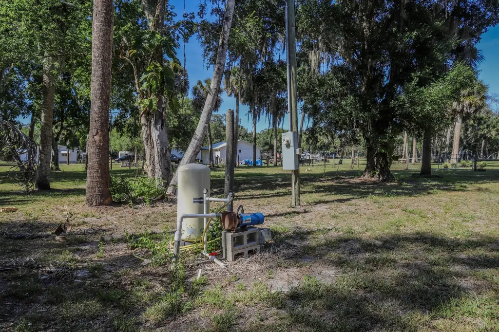 1100 Red Barn Road N W Moore Haven FL 33471