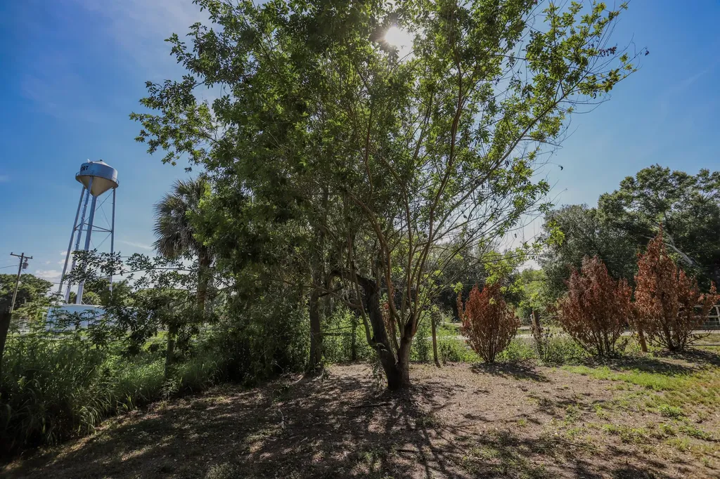 1100 Red Barn Road N W Moore Haven FL 33471