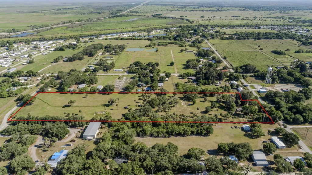 1100 Red Barn Road N W Moore Haven FL 33471