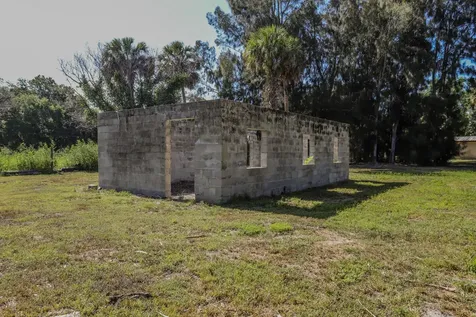 1100 Red Barn Road N W Moore Haven FL 33471