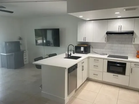 2900 NE 30th Street Fort Lauderdale FL 33306