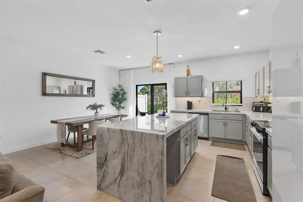884 NW 3rd Terrace Pompano Beach FL 33060