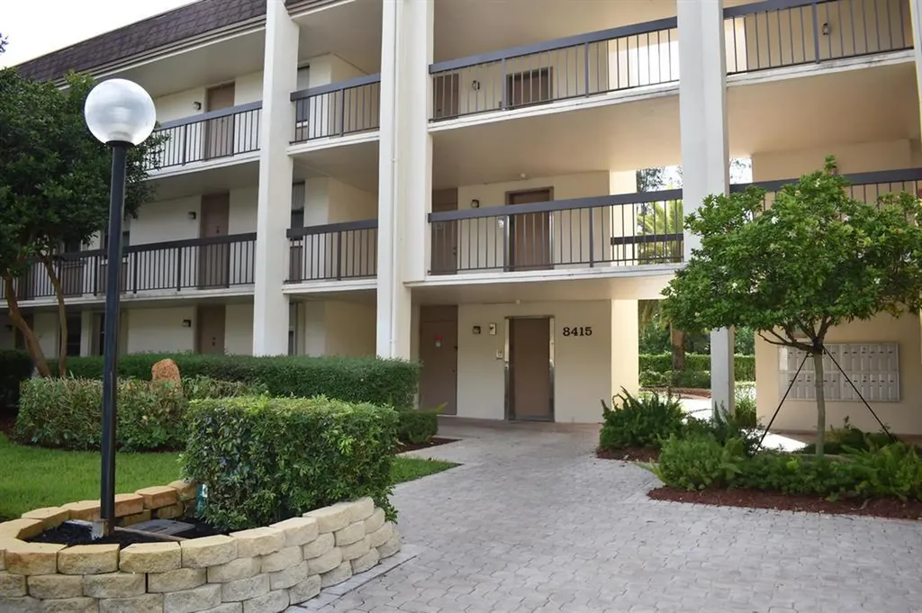 8415 Forest Hills Drive Coral Springs FL 33065