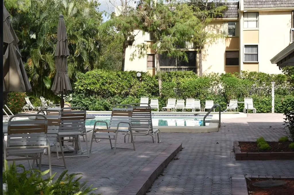 8415 Forest Hills Drive Coral Springs FL 33065