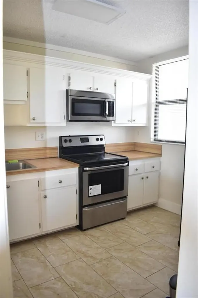 8415 Forest Hills Drive Coral Springs FL 33065