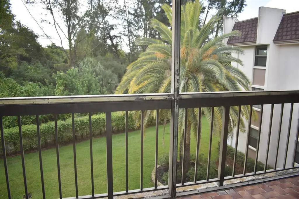 8415 Forest Hills Drive Coral Springs FL 33065